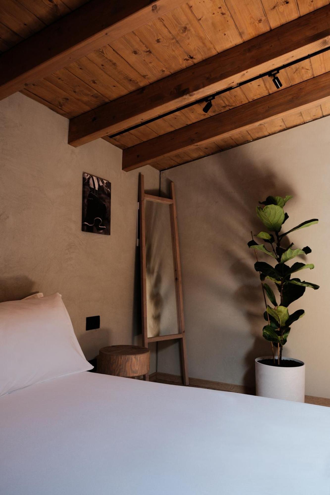 Faces & Places Boutique Hotel Tirana Exterior foto